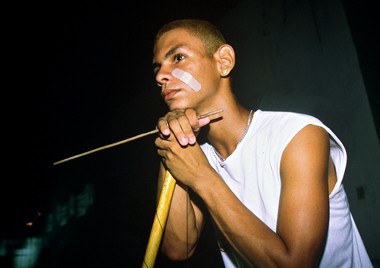capuera_guy.jpg 19813 bytes