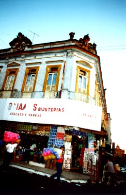 street.jpg 37969 bytes