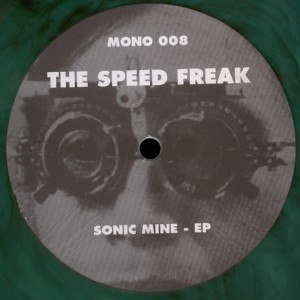 mono008b_green